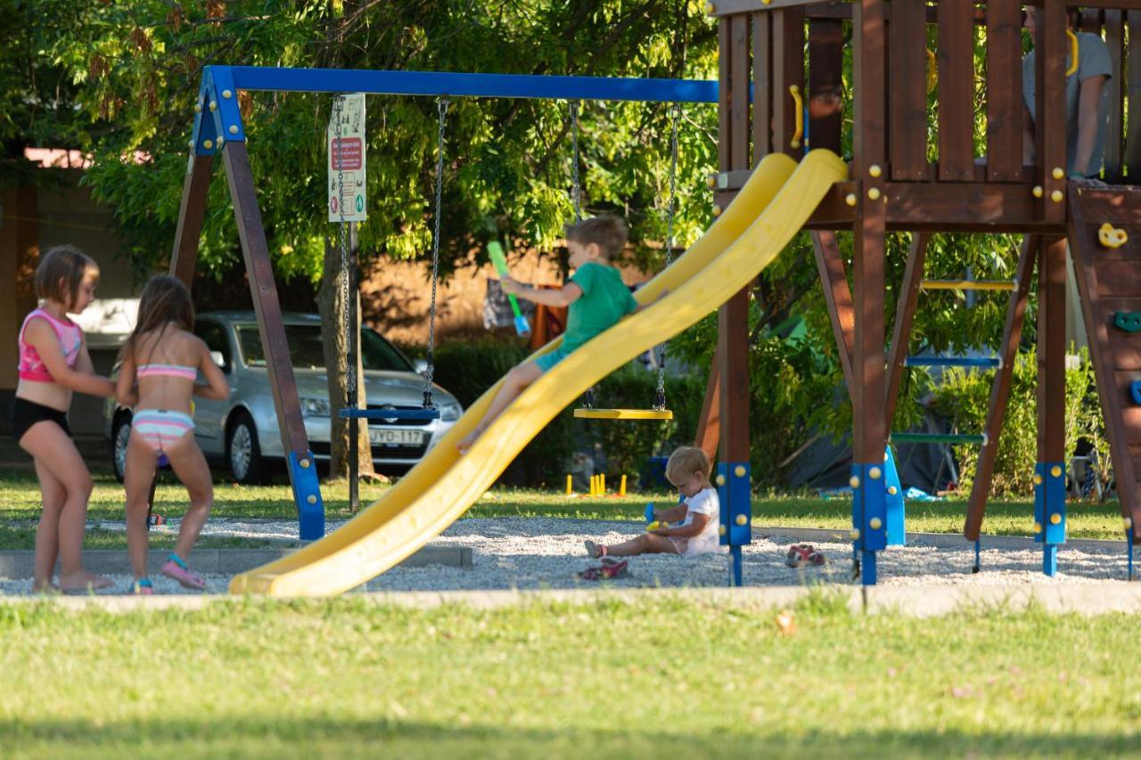 Aranypart Camping & Apartments Siófok Eksteriør bilde