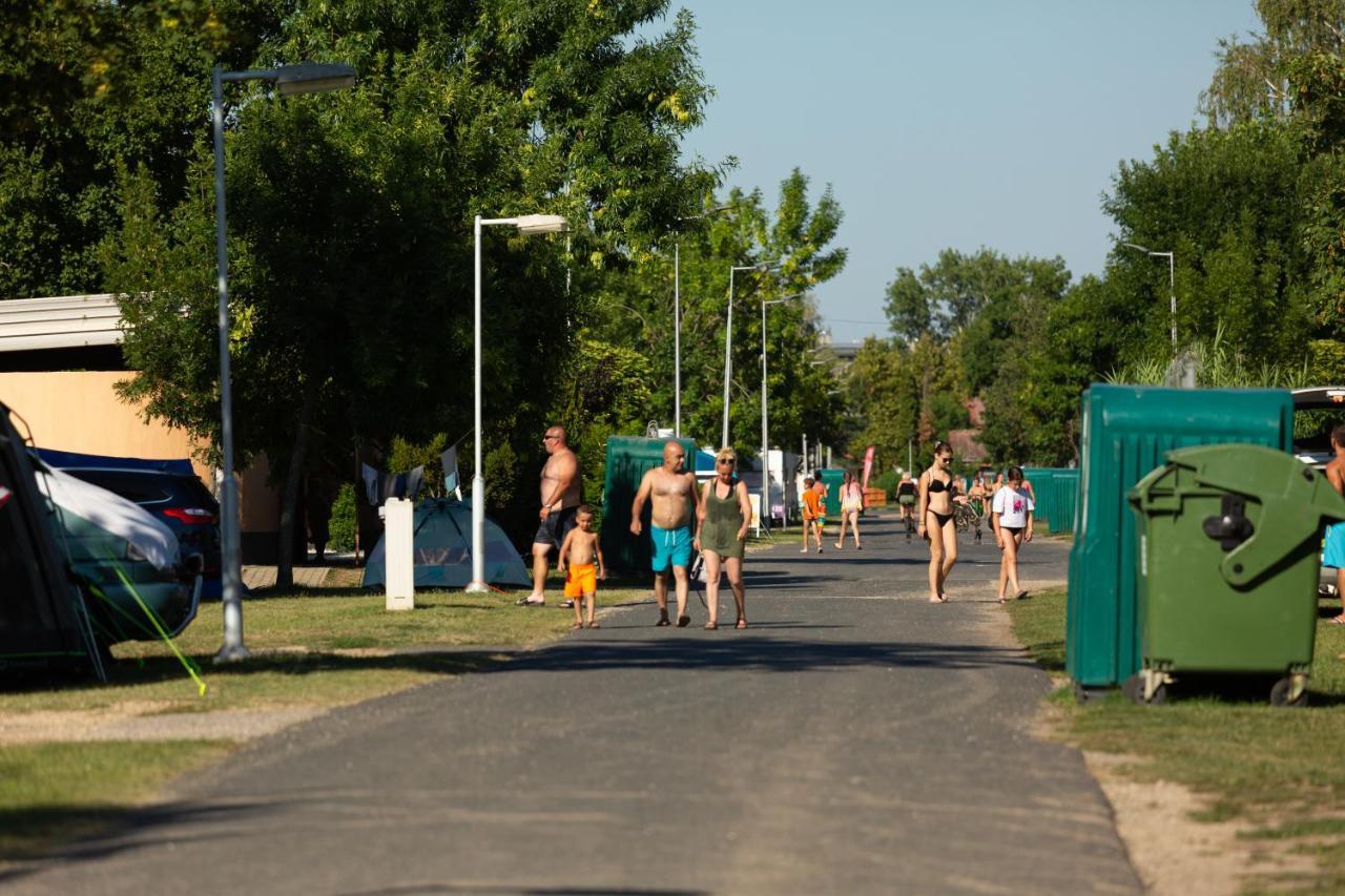 Aranypart Camping & Apartments Siófok Eksteriør bilde
